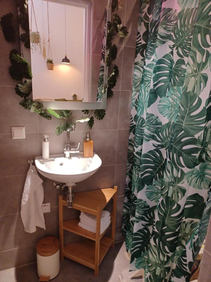 Апартаменты 75M2 Indoor Glamping Scheveningen Гаага Экстерьер фото
