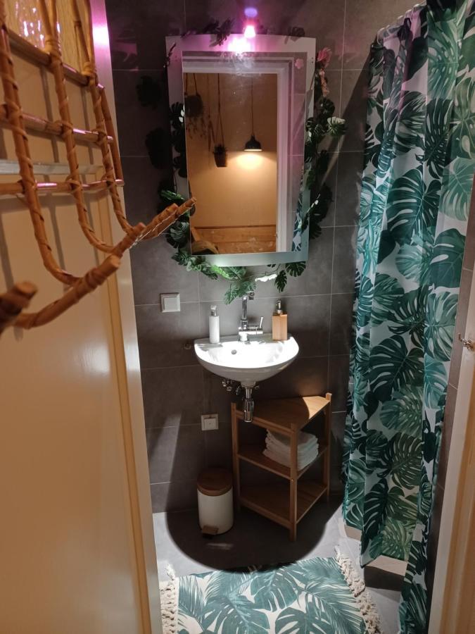 Апартаменты 75M2 Indoor Glamping Scheveningen Гаага Экстерьер фото